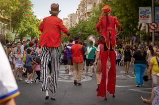 Ξυλοπόδαροι σε παράσταση